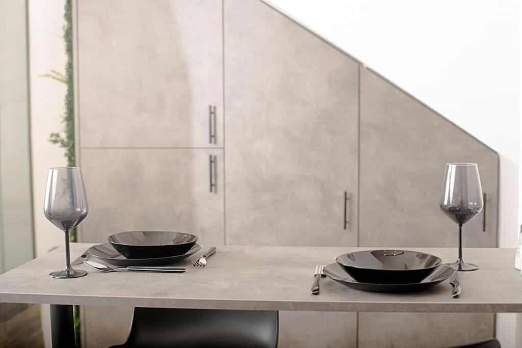 Joy'S Modern-Chic Home Kalamáta Buitenkant foto