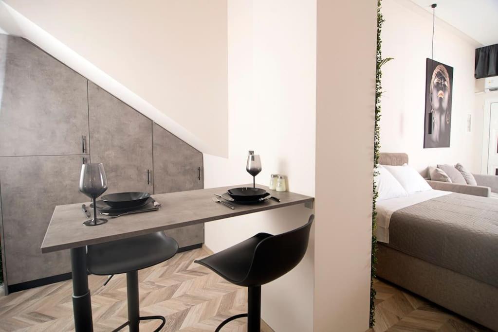 Joy'S Modern-Chic Home Kalamáta Buitenkant foto