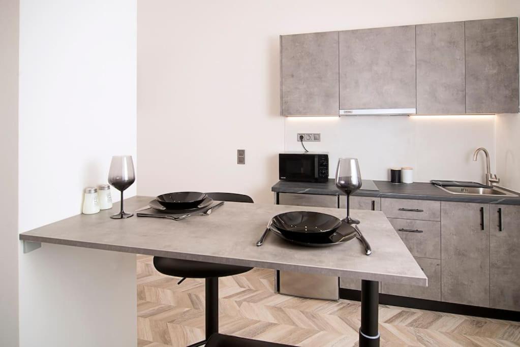 Joy'S Modern-Chic Home Kalamáta Buitenkant foto